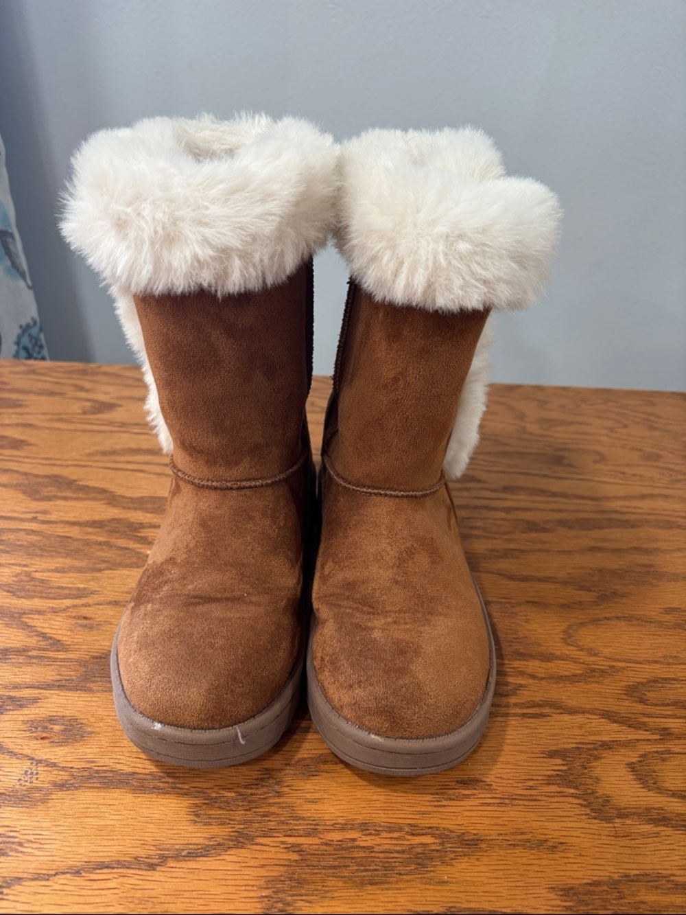 SO Kids Brown Suede Boots with Cream Faux Fur Trim